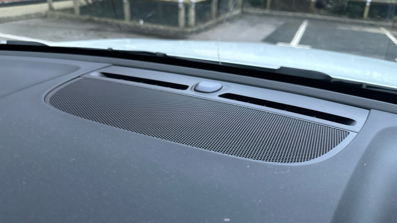 Volvo XC40 2.0 B3P Plus Black Edition 5dr Auto Petrol Estate